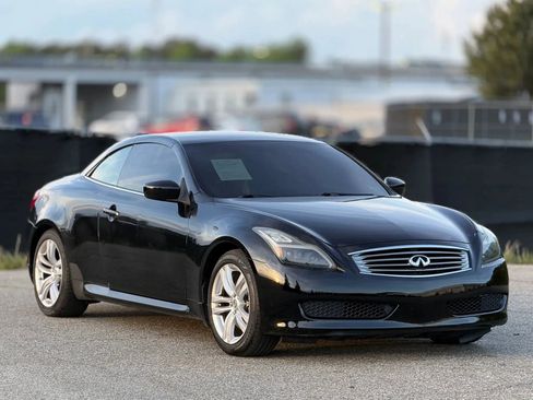 Used 2010 INFINITI G37 Convertible w/ Premium Pkg RWD image 1