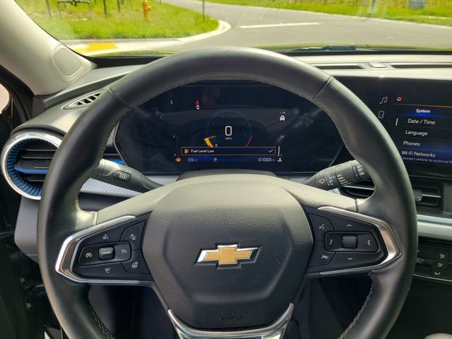 Used 2025 Chevrolet Trax LT w/ Driver Confidence Package FWD image 26