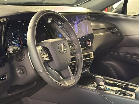Used 2025 Lexus RX 350 Premium image 24