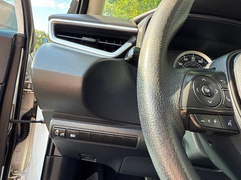 Used 2022 Toyota Corolla LE FWD image 23
