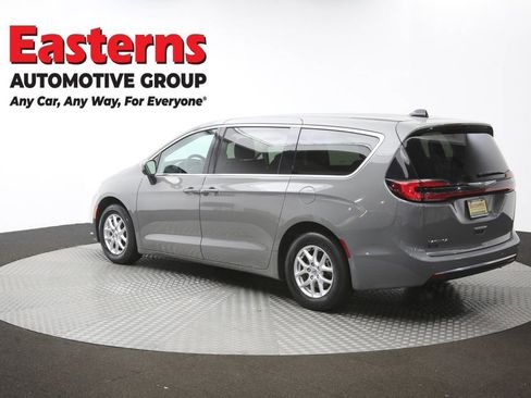 Used 2023 Chrysler Pacifica Touring-L FWD image 66