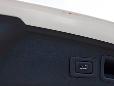 Used 2017 Subaru Forester 2.5i Touring AWD/4WD image 6