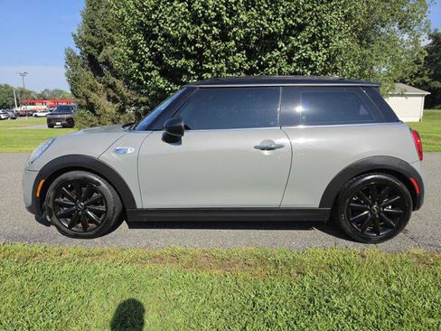 Used 2016 MINI Cooper S FWD image 1