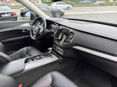 Used 2021 Volvo XC90 T5 Momentum w/ Advanced Package AWD/4WD image 18