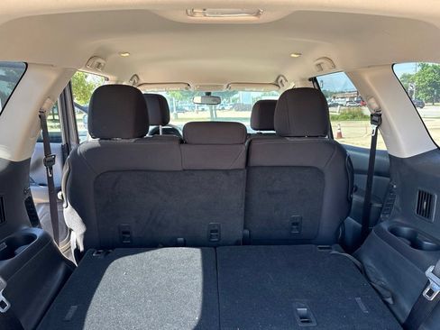 Used 2018 Nissan Pathfinder SV AWD/4WD image 26
