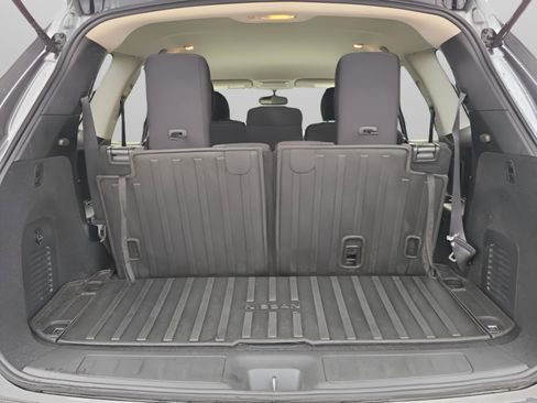 Used 2020 Nissan Pathfinder SV w/ Cargo Package image 34