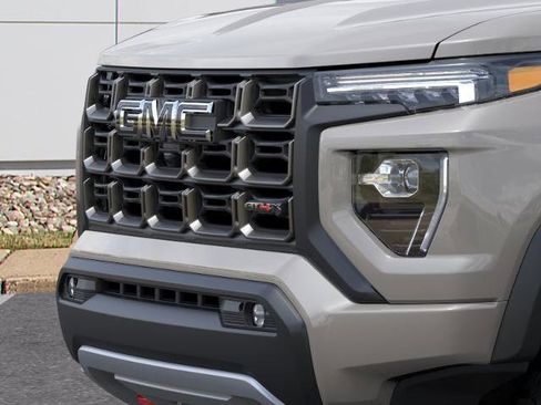 New 2026 GMC Canyon AT4X w/ LPO, Black Badging Package AWD/4WD image 13