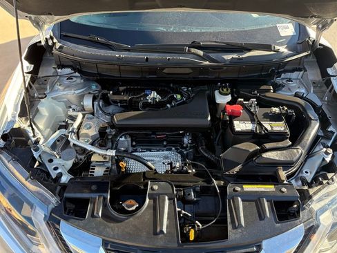 Used 2018 Nissan Rogue SV image 26
