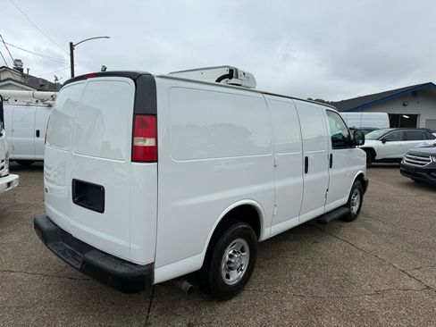 Used 2015 Chevrolet Express 2500 image 5