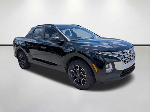 Used 2023 Hyundai Santa Cruz SEL w/ Activity Package FWD image 2