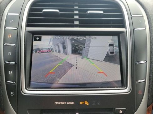 Used 2019 Lincoln Nautilus Select AWD/4WD image 33