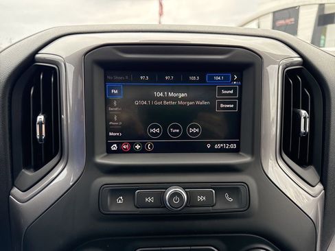 Used 2022 Chevrolet Silverado 2500 Custom w/ Custom Value Package image 17