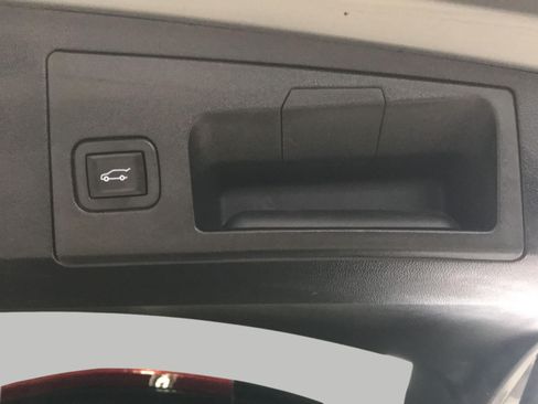 Used 2024 Cadillac XT5 Sportv w/ Technology Package AWD/4WD image 16
