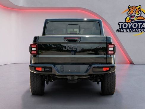 Used 2022 Jeep Gladiator Overland AWD/4WD image 6
