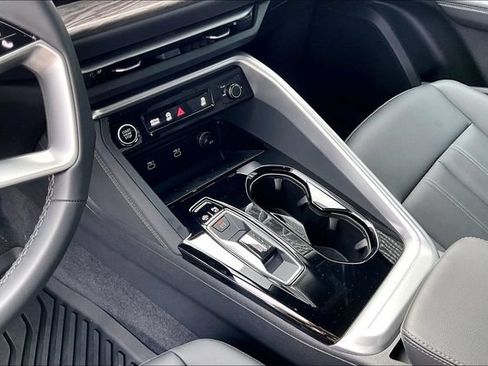 Used 2025 Audi Q5 Premium w/ Convenience Package AWD/4WD image 18