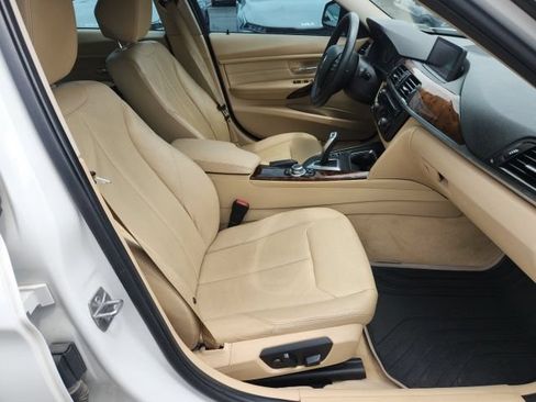 Used 2013 BMW 335i xDrive Sedan AWD/4WD image 16