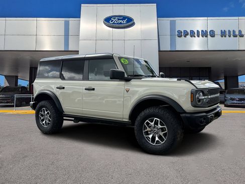 Certified 2025 Ford Bronco Badlands AWD/4WD image 1