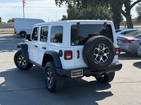 Used 2022 Jeep Wrangler Unlimited Rubicon w/ Cold Weather Group AWD/4WD image 11