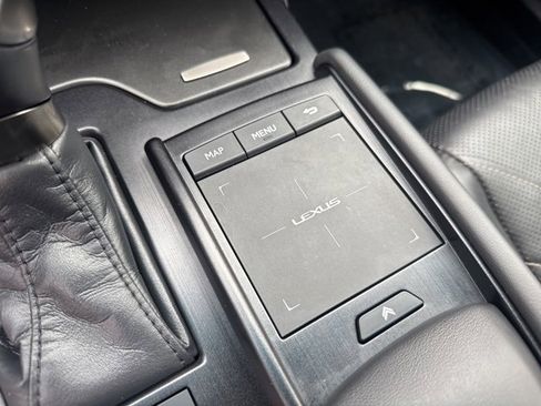 Used 2022 Lexus ES 300h w/ Luxury Package image 28