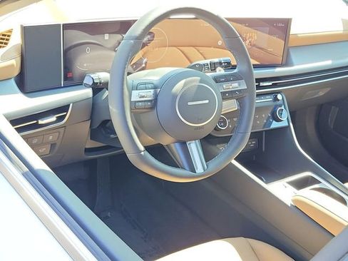New 2025 Hyundai Sonata Limited FWD image 3
