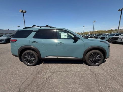 New 2026 Nissan Pathfinder SL image 4