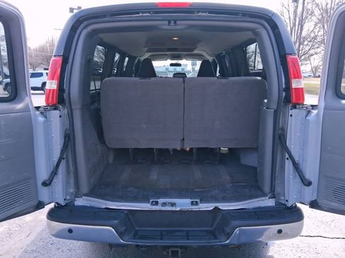 Used 2016 GMC Savana 2500 LT w/ LT Preferred Equipment Group image 5