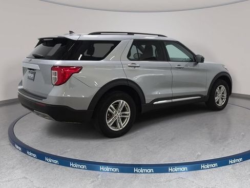 Used 2023 Ford Explorer XLT w/ Equipment Group 202A AWD/4WD image 6
