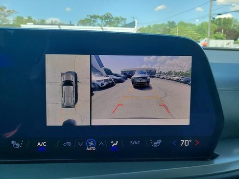 Used 2024 Chevrolet Traverse LT w/ Midnight/Sport Edition FWD image 26