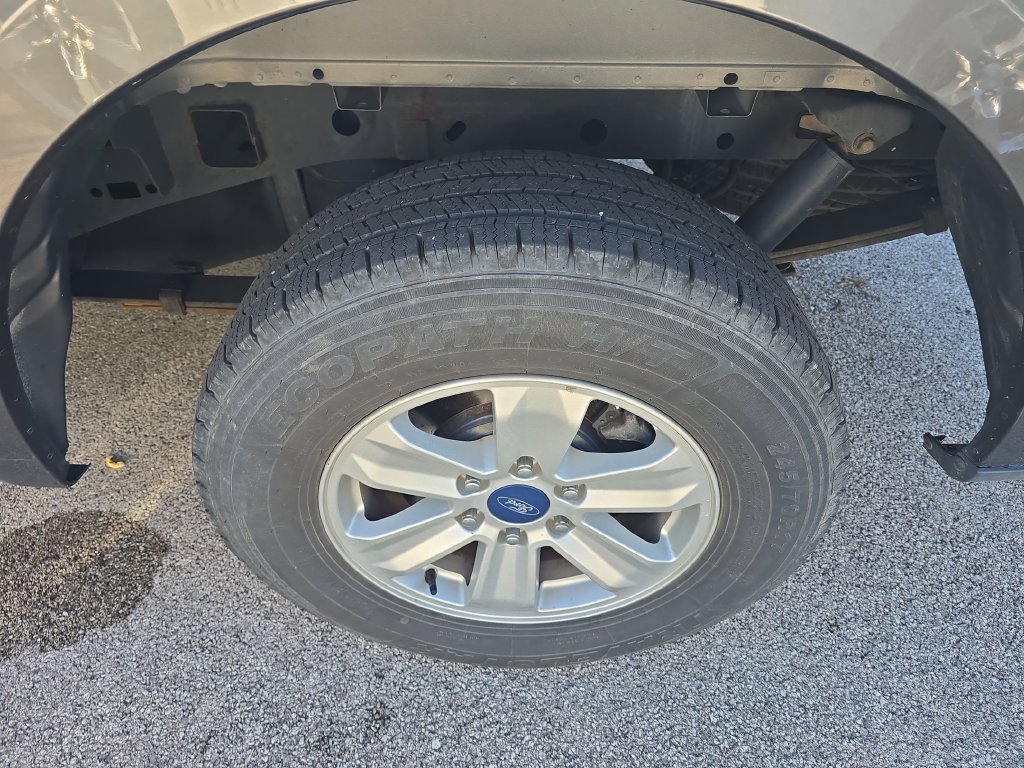 Used 2016 Ford F150 XLT RWD image 5