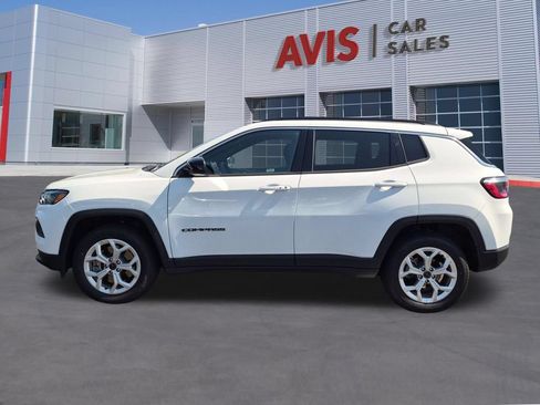 Used 2025 Jeep Compass Latitude AWD/4WD image 10