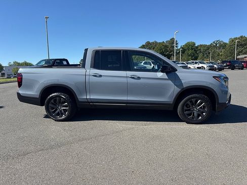 Used 2023 Honda Ridgeline Sport image 2
