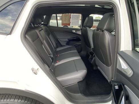 Certified 2023 Volkswagen ID.4 Pro S AWD/4WD image 40