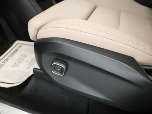Used 2025 Volvo EX90 Plus image 10