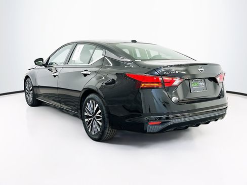 Used 2025 Nissan Altima 2.5 SV FWD image 5