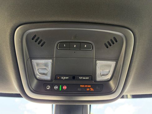 Used 2022 Chevrolet Traverse Premier w/ LPO, Floor Liner Package AWD/4WD image 20