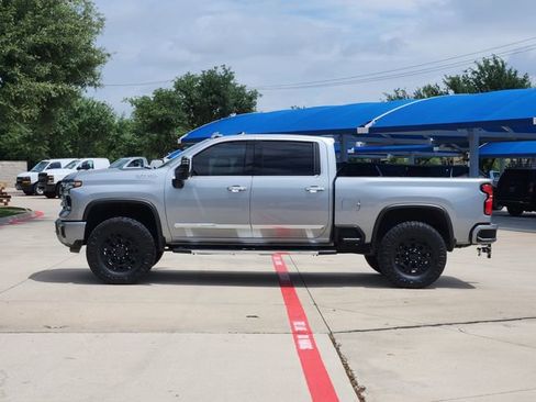 Used 2025 Chevrolet Silverado 2500 High Country w/ High Country Premium Package AWD/4WD image 13