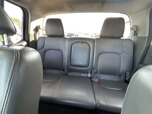 Used 2012 Nissan Frontier SL w/ Moonroof Pkg image 25