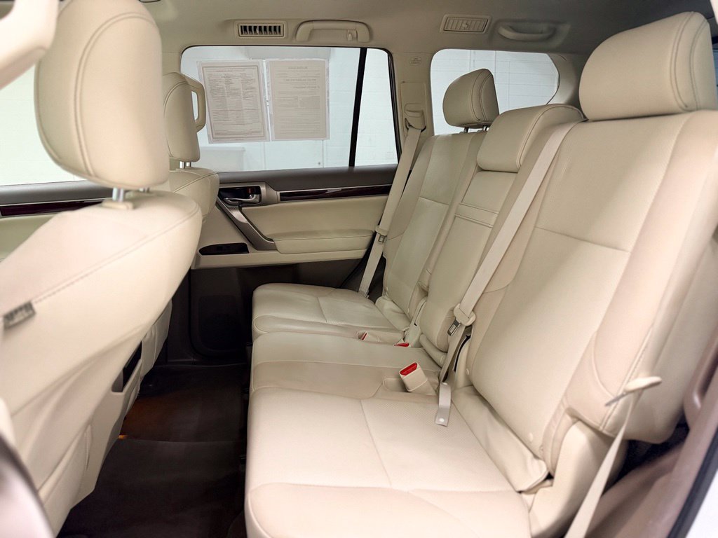 Used 2019 Lexus GX 460 Premium w/ Premium Package AWD/4WD image 25