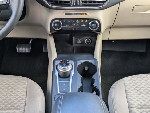 Used 2021 Ford Escape SE w/ Convenience Package image 18