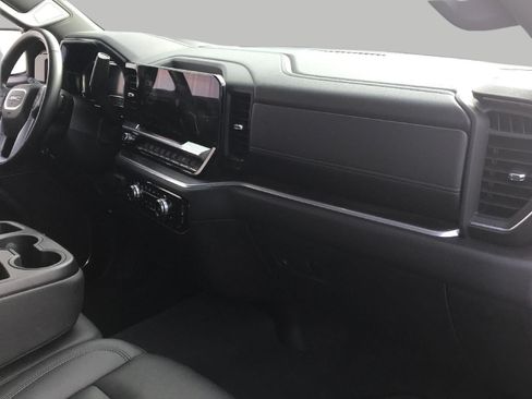 Used 2025 GMC Sierra 1500 SLT AWD/4WD image 8