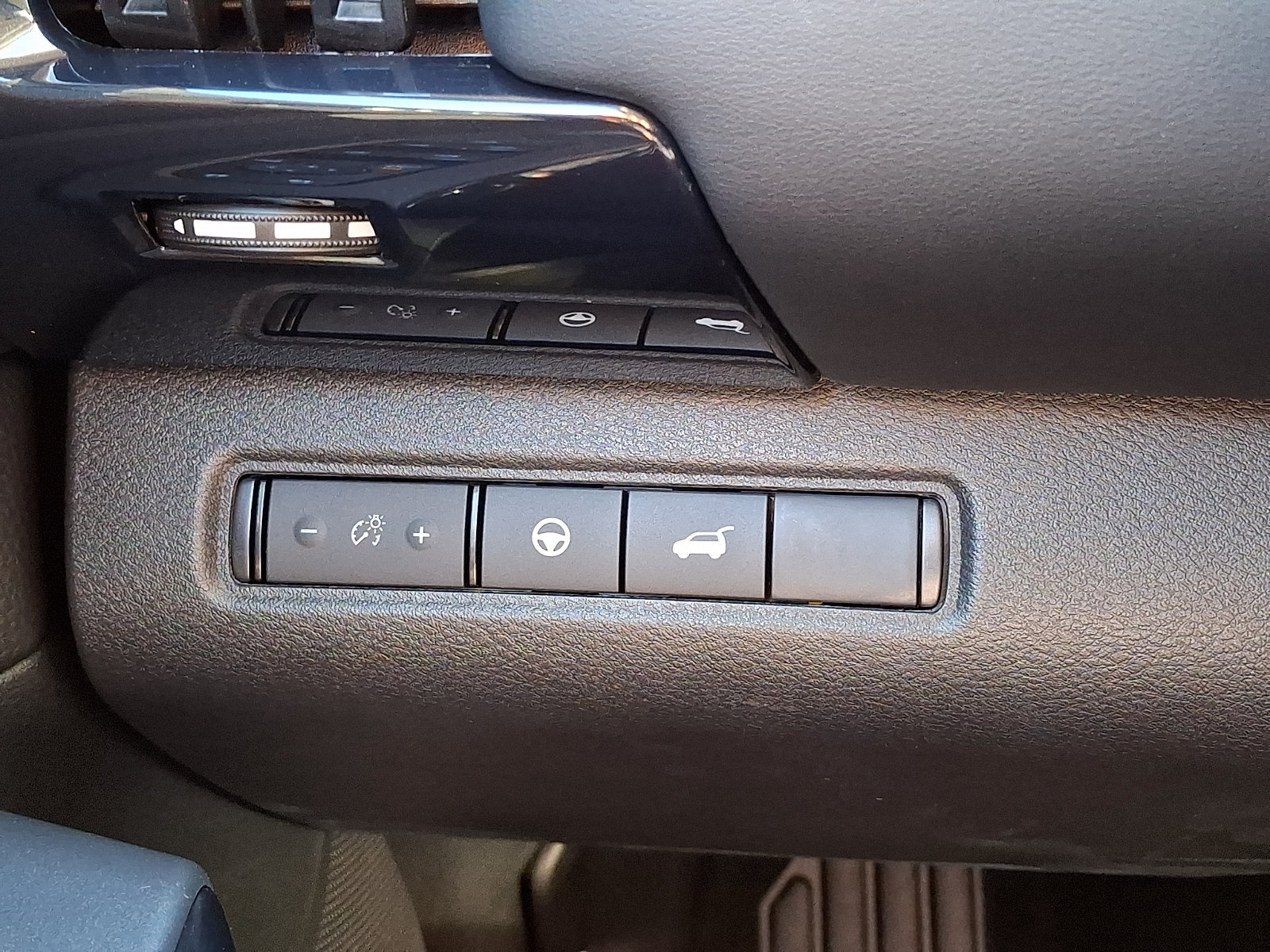 New 2026 Nissan Pathfinder SV AWD/4WD image 19