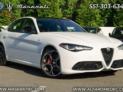 Used 2024 Alfa Romeo Giulia Ti w/ Active Assist Plus Package AWD/4WD image 1