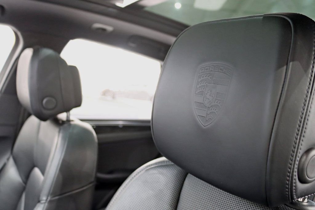 Used 2022 Porsche Macan AWD/4WD image 24
