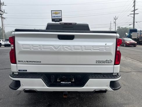 Used 2019 Chevrolet Silverado 1500 High Country w/ Technology Package AWD/4WD image 6