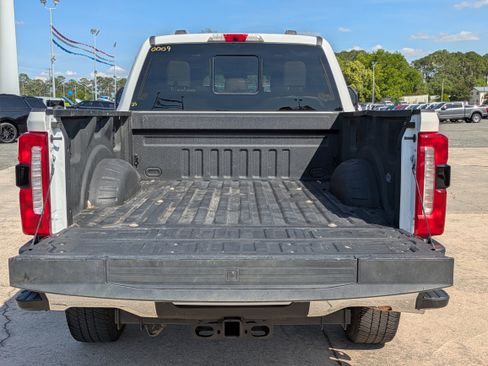 Used 2023 Ford F350 Lariat w/ Lariat Ultimate Package AWD/4WD image 11