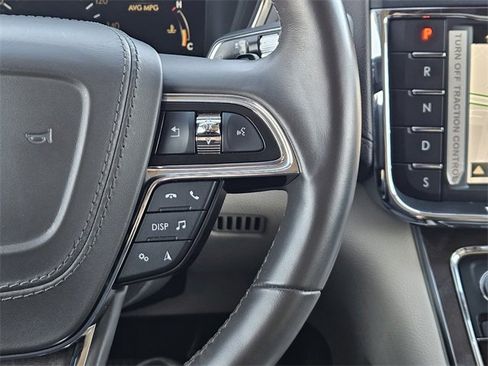 Used 2019 Lincoln Continental Select image 27