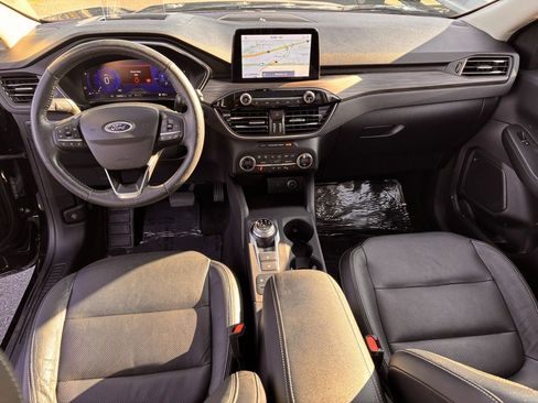 Used 2020 Ford Escape Titanium image 8