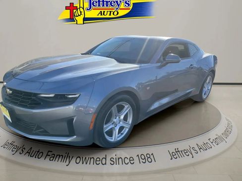 Used 2019 Chevrolet Camaro LT image 10