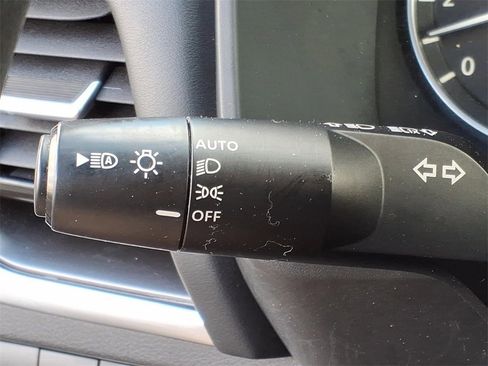 Certified 2021 Nissan Rogue SV image 23