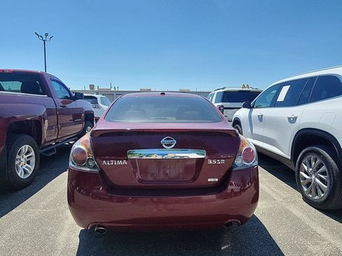 Used 2011 Nissan Altima 3.5 SR w/ 3.5SR Premium Pkg FWD image 3